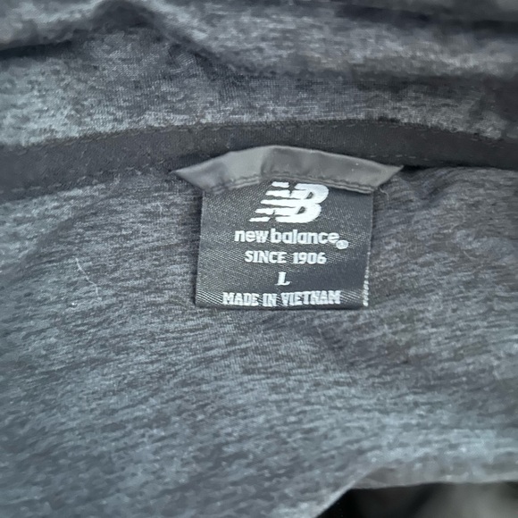New Balance Quilted Puffer Full Jacket Black and Gray Mens • Used • Size: Large - Picture 5 of 6